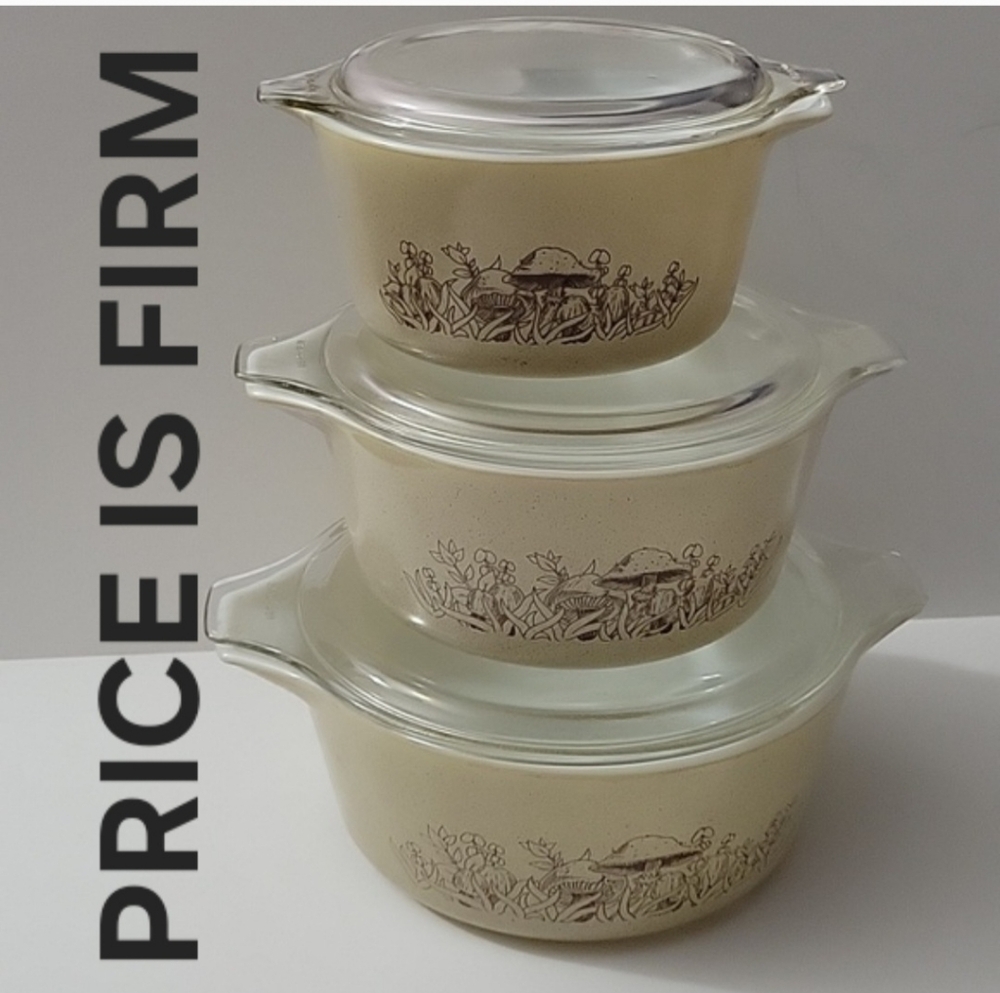 Vintage Pyrex Mixing Nesting Bowls (3) Mushroom Pattern with Lids